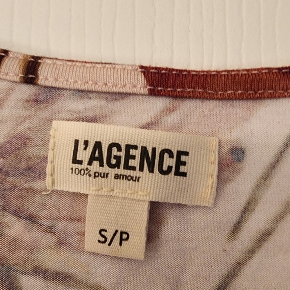 L'Agence Ressi Blush floral Print Jersey surplice front top in Pomelo Rose / SP - Picture 9 of 9